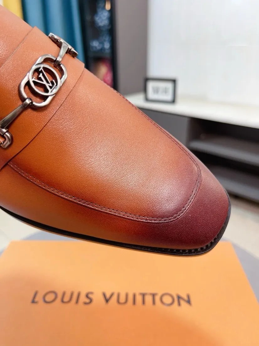 Men's men's shoes 💰500🌸🌸 [Louis Vuitton (LV)] High-end business formal leather shoes 🍀 luxurious and elegant style, both practicality and style, professional focus on details and quality, counter original 1⃣️: 1⃣️ ultra-accurate reproduction 👍🏻! Material: The upper is made of imported original calfskin➕imported Italian cowhide leather. Original anti-slip and wear-resistant outsole! Code number: 38--44 (45 customized)